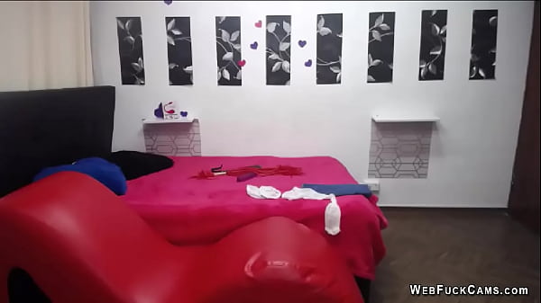 Blonde foam up sexy body and sucks and rubs toy